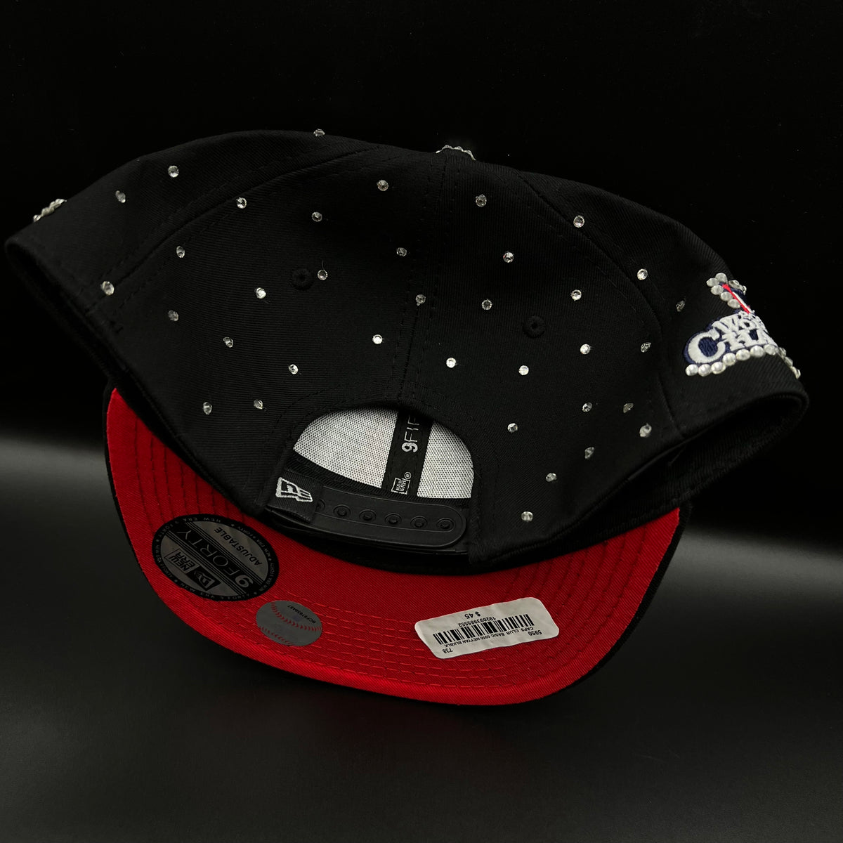 Gorra ajustable (Broche) Customizado en pedrería pieza 1 of 1