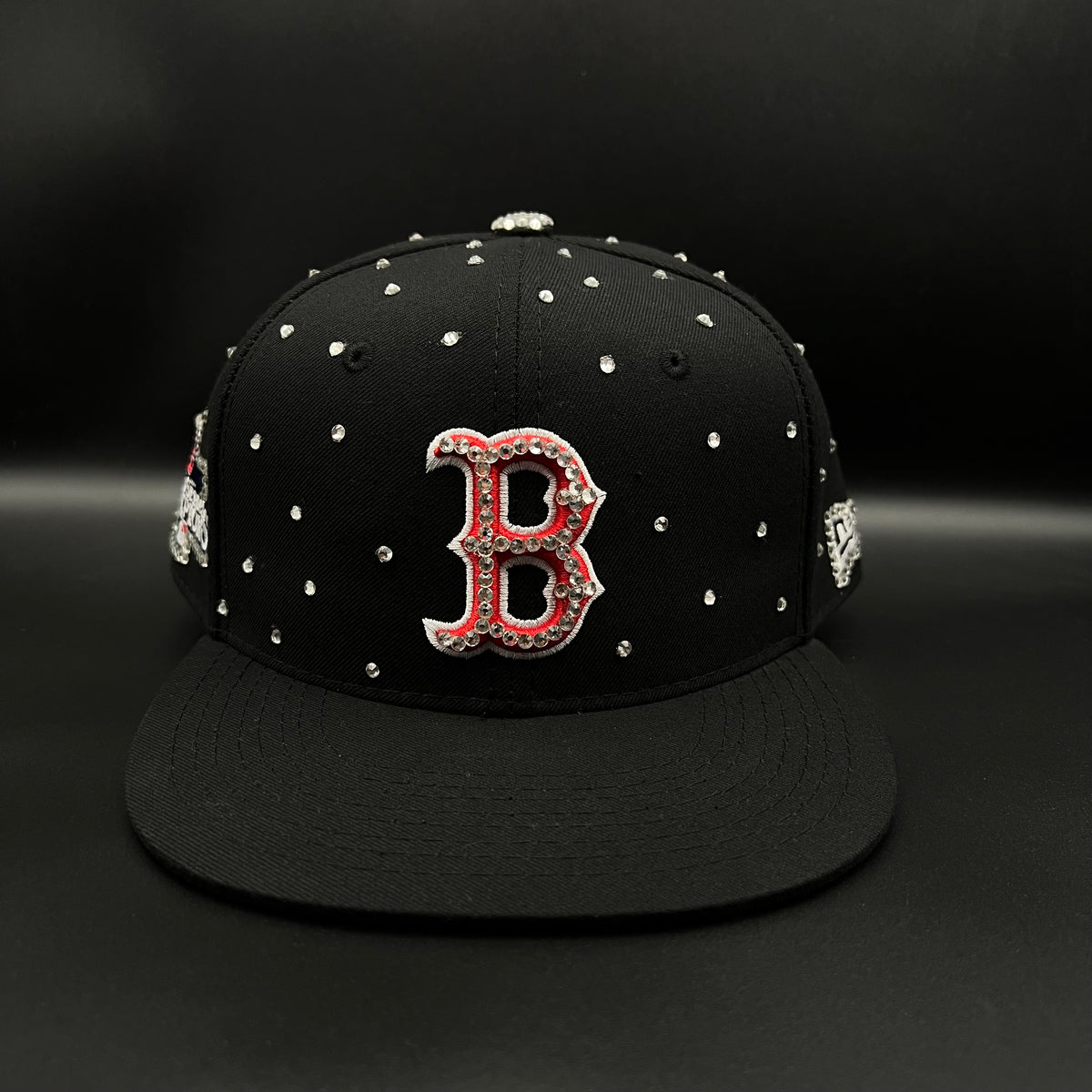 Gorra ajustable (Broche) Customizado en pedrería pieza 1 of 1