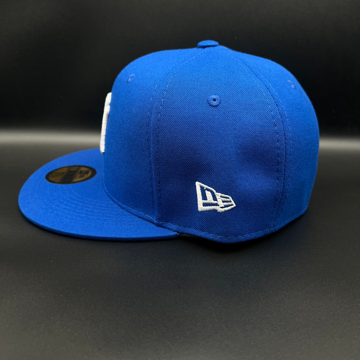 New Era cerrada talla 7 1/8 56.8cm