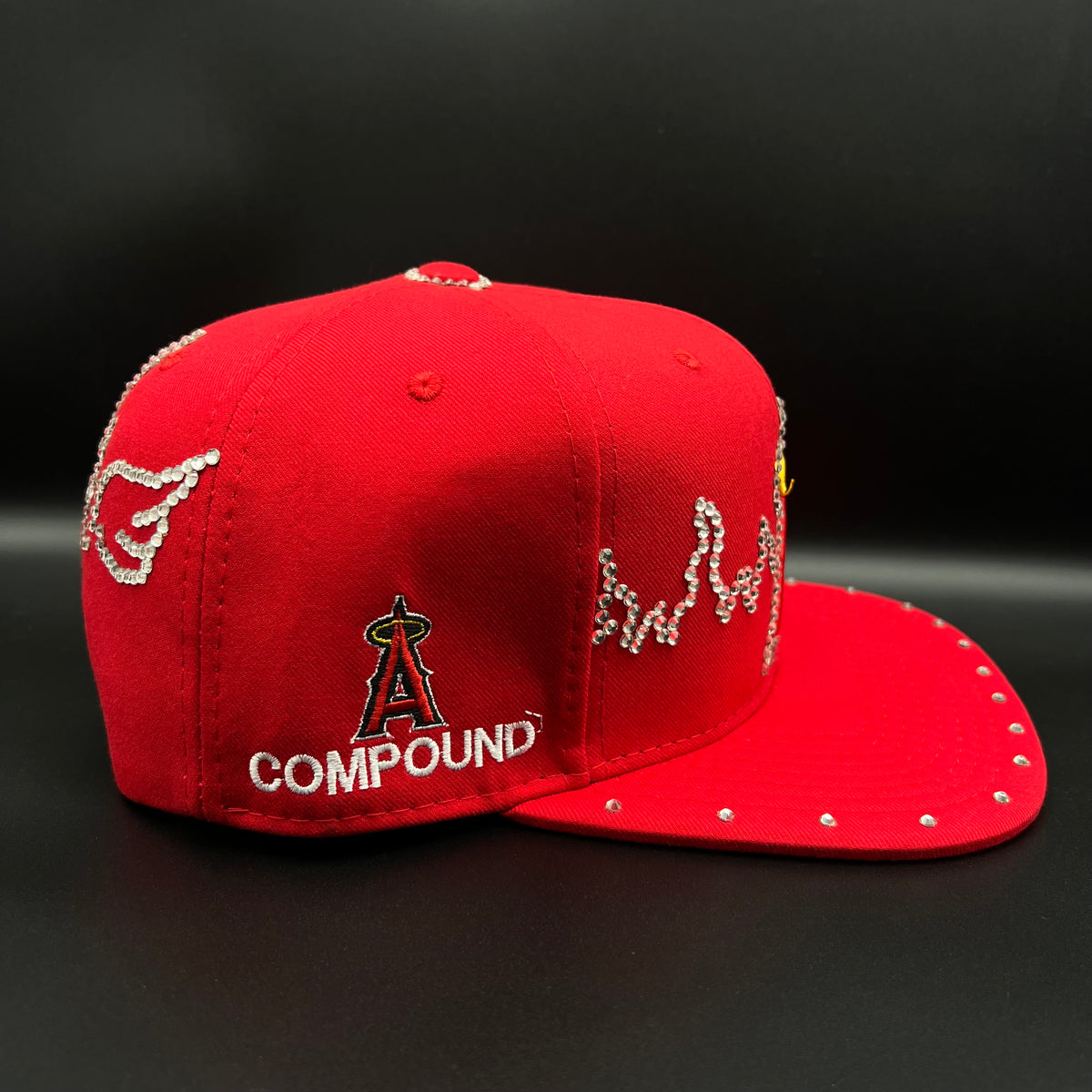 Gorra ajustable (Broche) Customizado en pedrería pieza 1 of 1