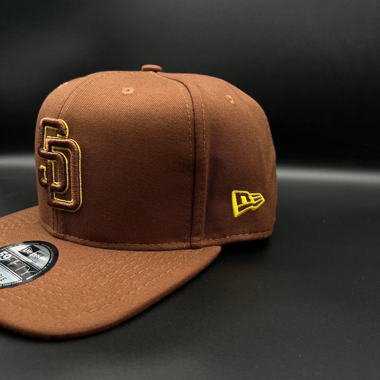 New Era ajustable (Broche)